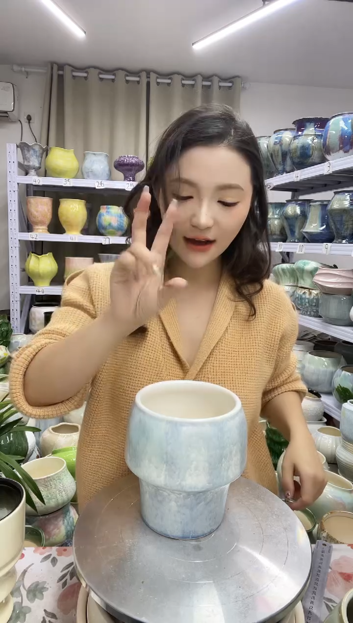 【12.4号】  花盆  高 ：    16口：12