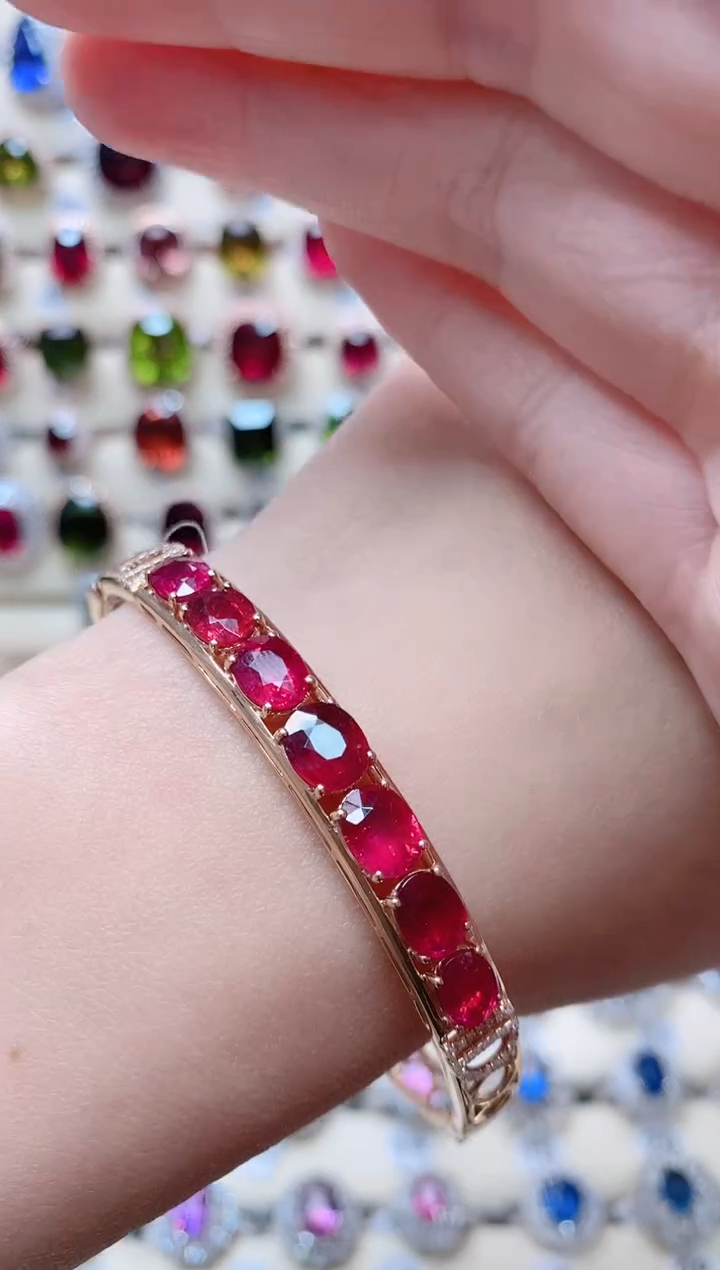 【闪购商品】碧玺18K金手镯18K金镶嵌1