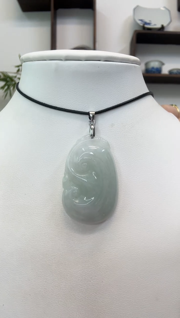 颈饰银S925镶嵌翡翠如意