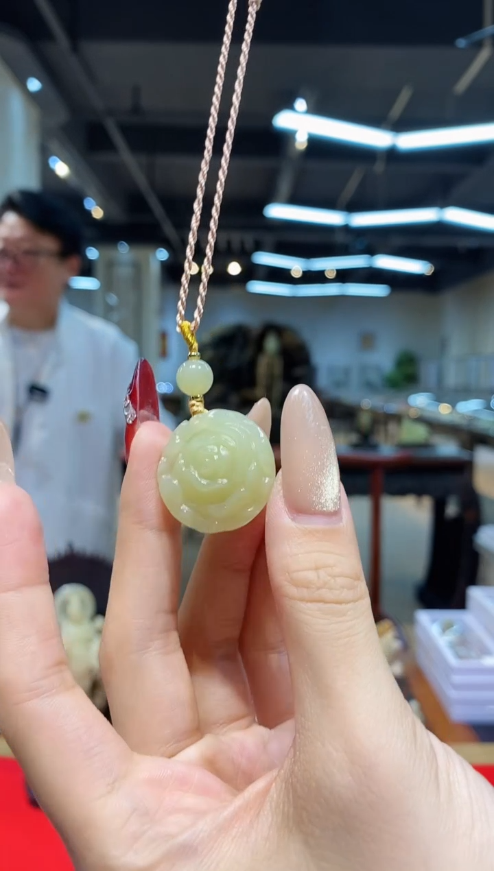 【闪购商品】和田玉挂件未镶嵌甘黄花开富贵