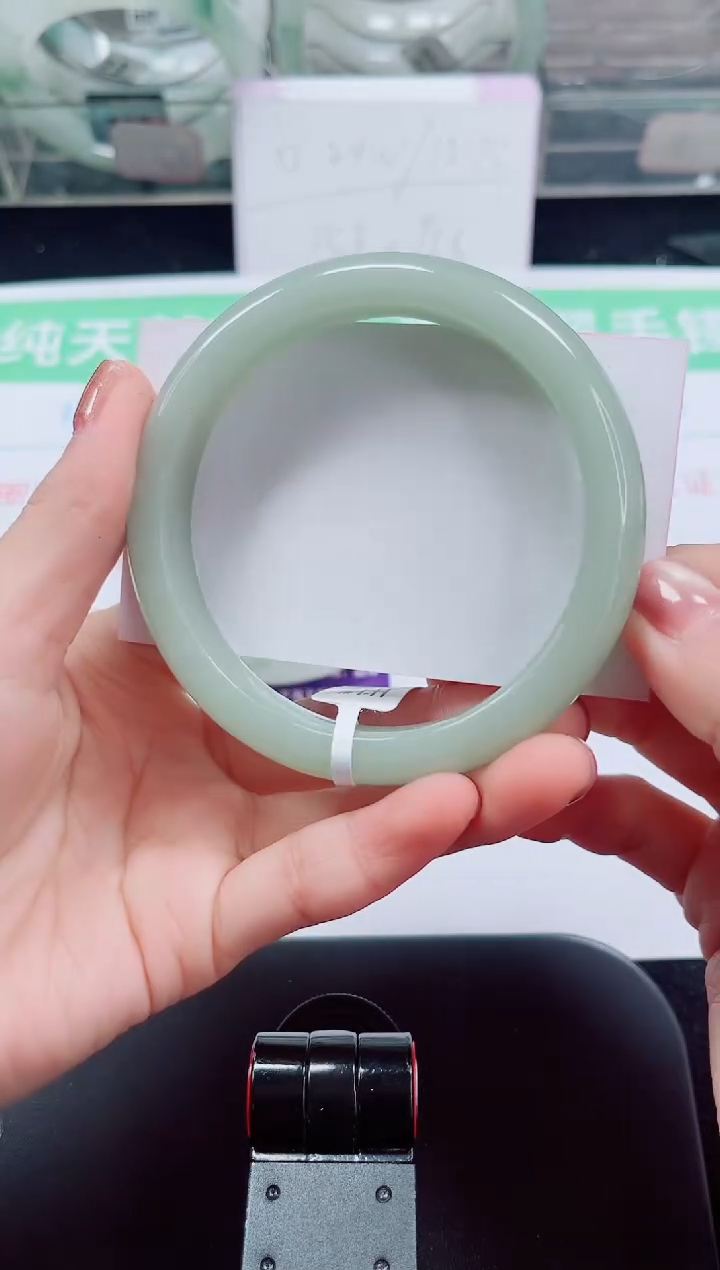 未镶嵌手镯石英质玉230-62/63