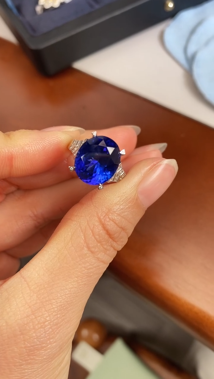 【闪购商品】坦桑石戒指18K金镶嵌主石7.41克拉