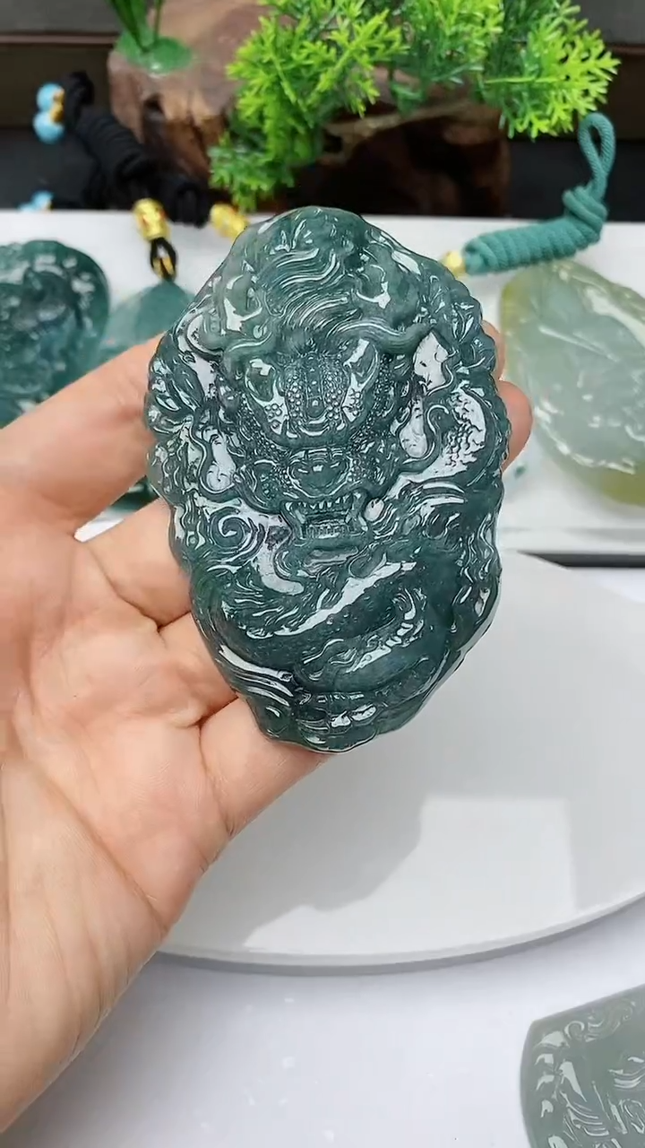 【闪购商品】翡翠颈饰未镶嵌