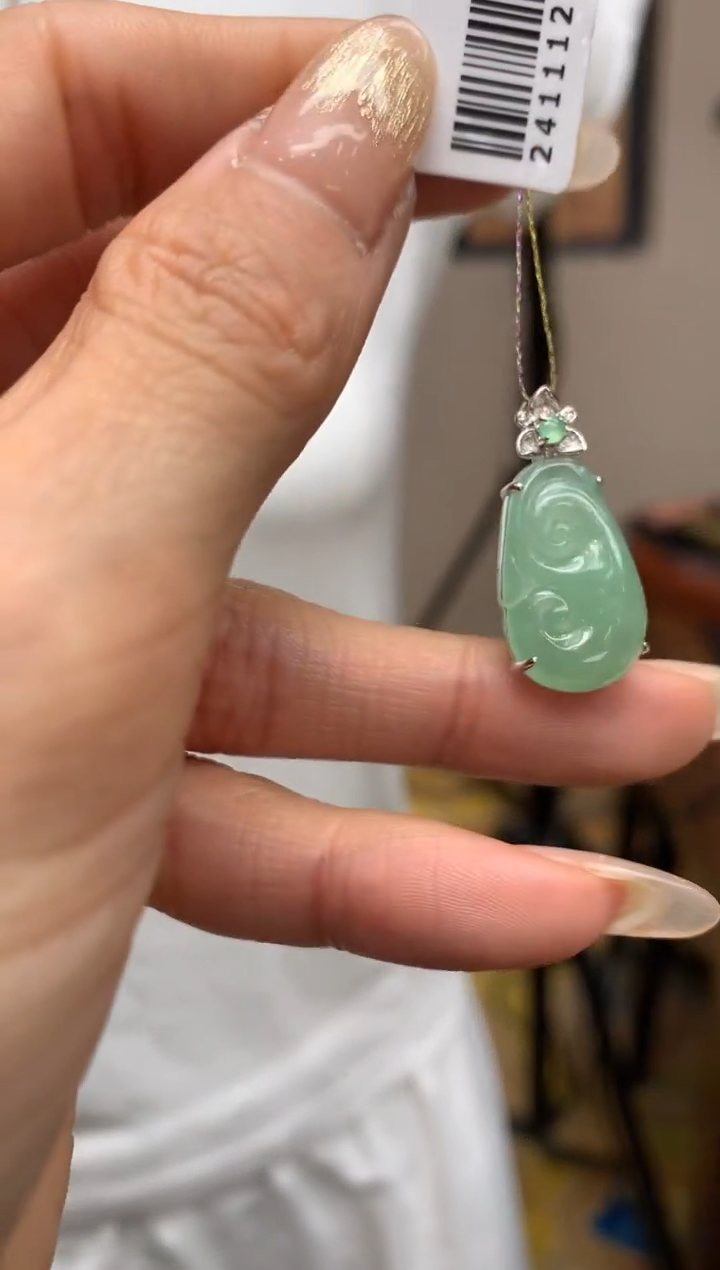 【闪购商品】翡翠颈饰18K金镶嵌如意