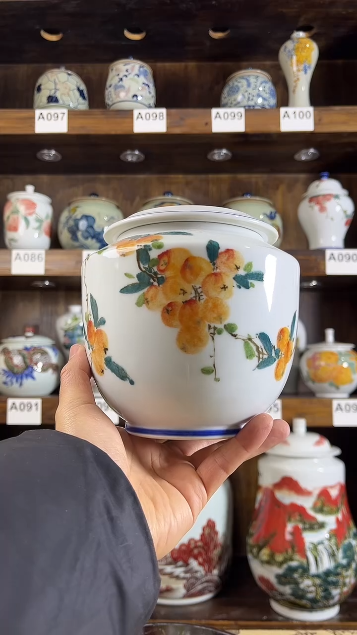 【闪购商品】纯手工手绘枇杷果储物罐