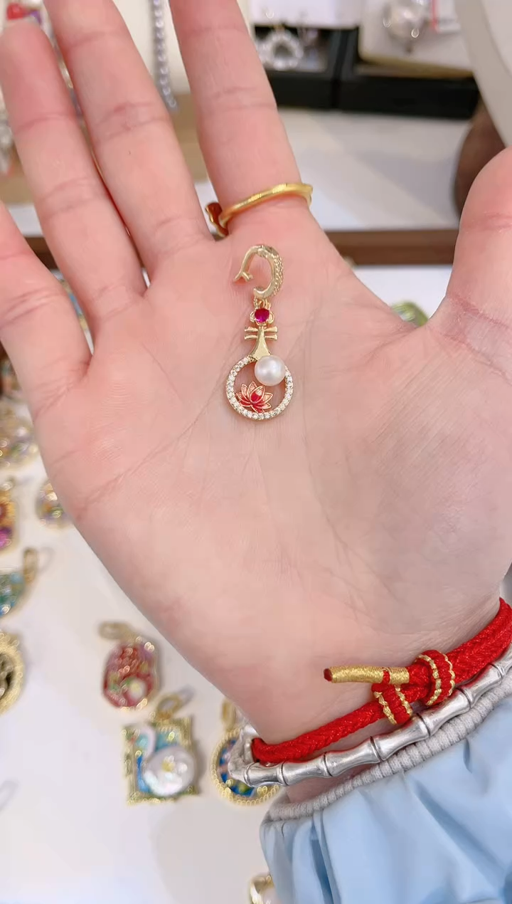 【闪购商品】淡水珍珠颈饰合金吊坠