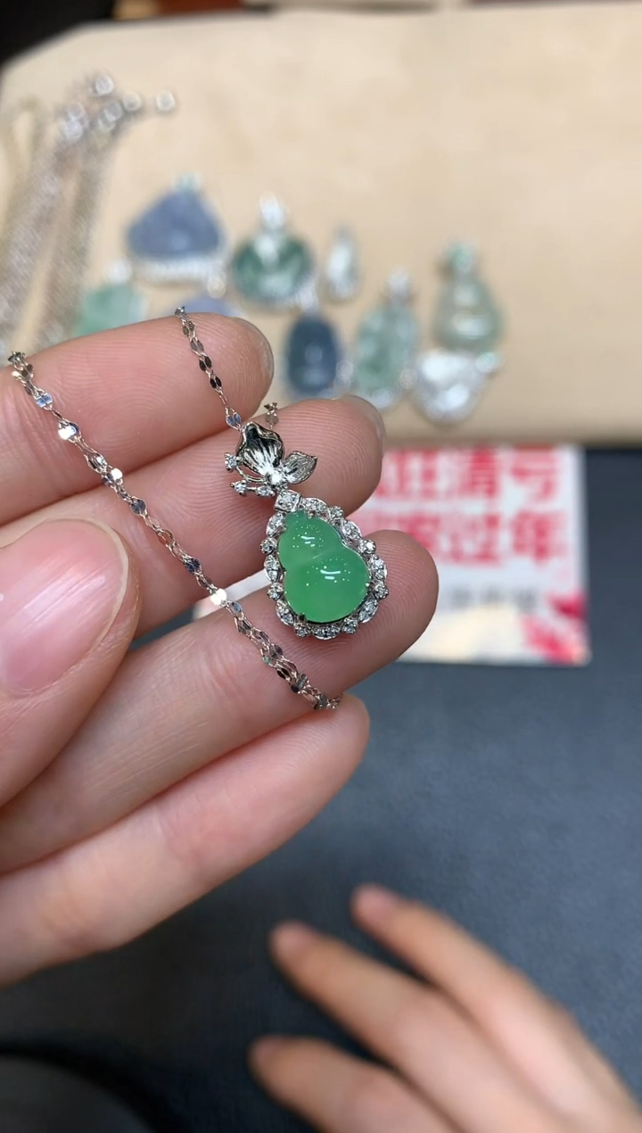 【闪购商品】翡翠颈饰18K金镶嵌【无服务费