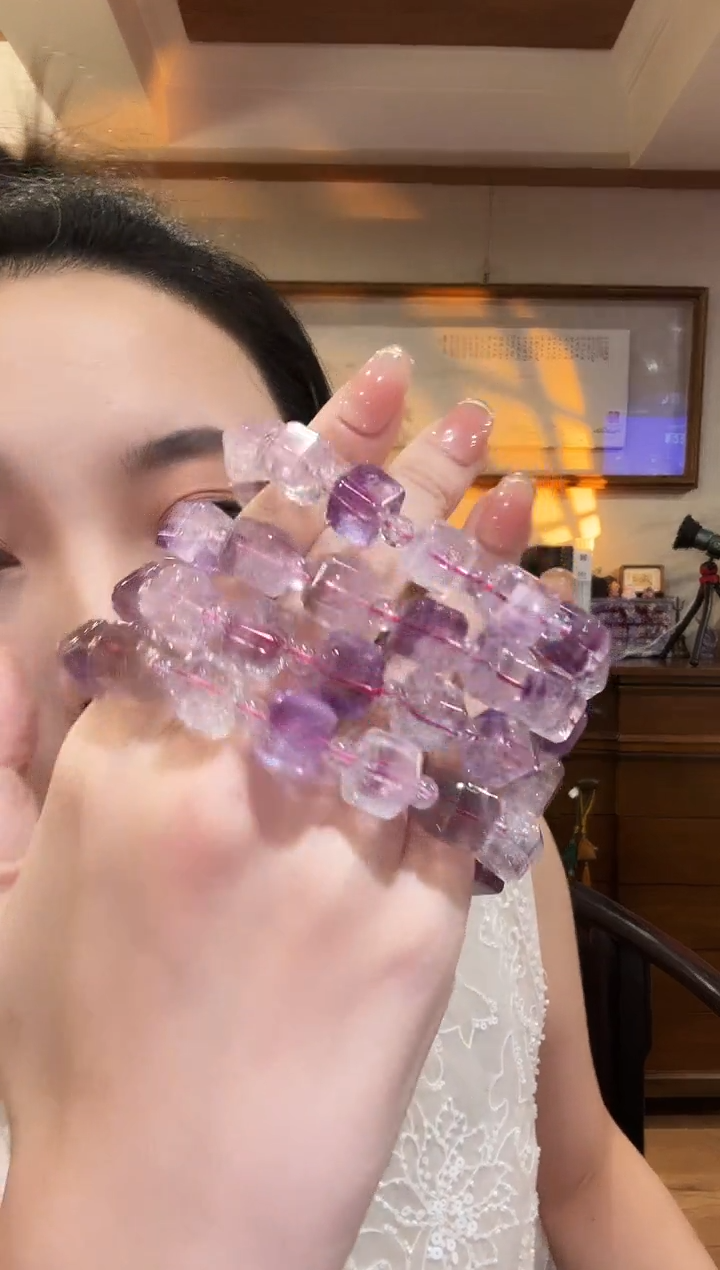 未镶嵌颈饰水晶多样性发其一