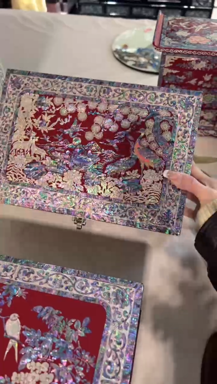 【闪购商品】按扣绒布底·弘贝雅螺钿漆器文化馆