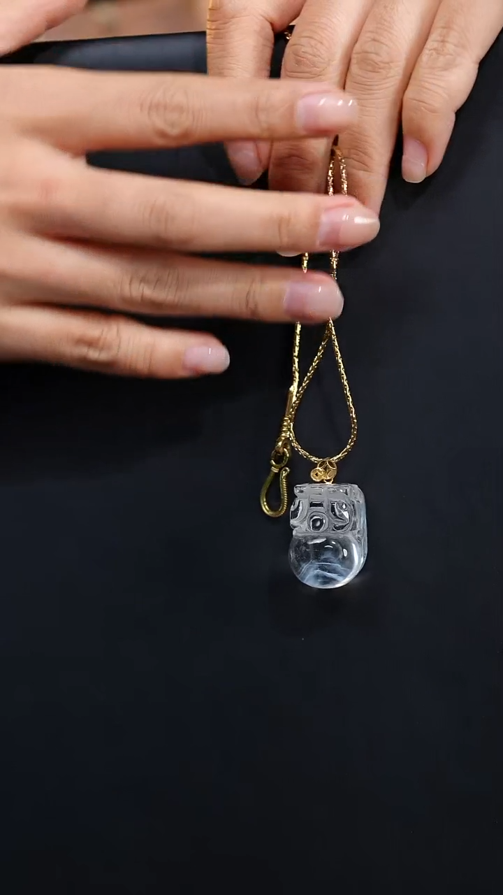 18K金镶嵌颈饰水晶S53908多样性发一超大蓝针貔貅吊坠