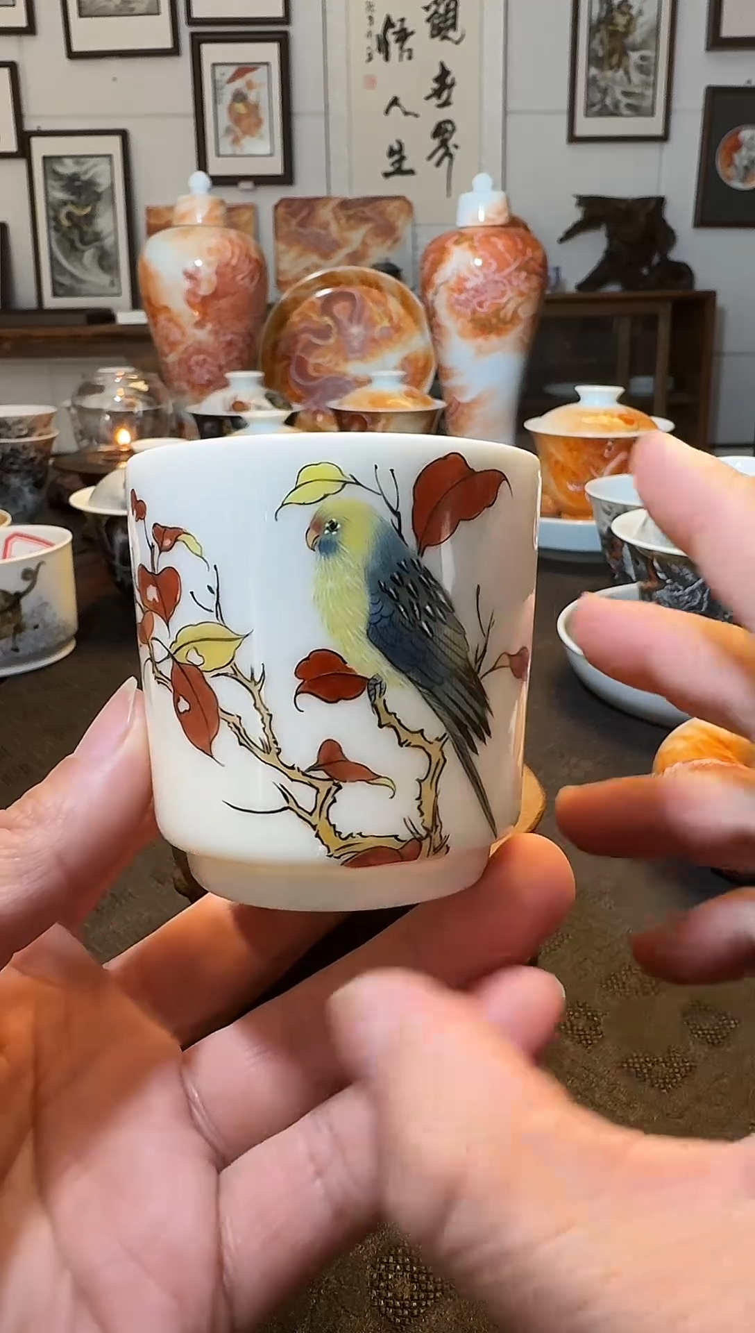 花鸟直口杯1个主人被