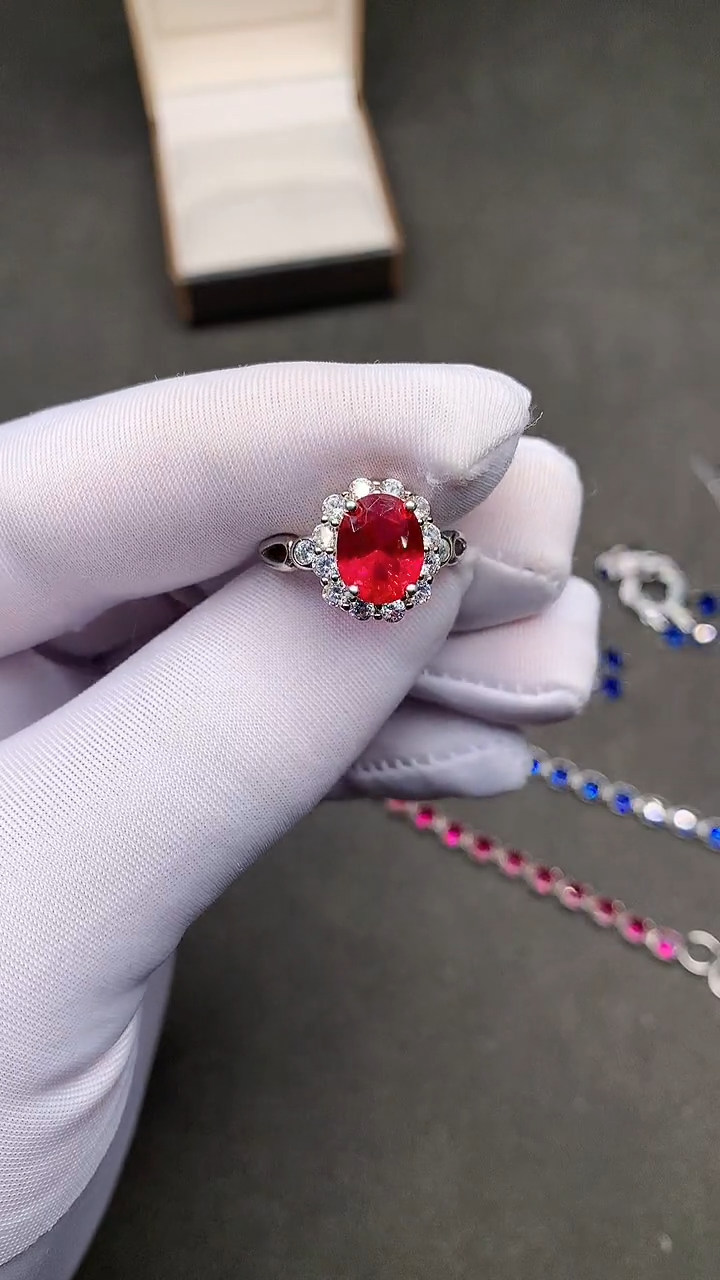 【闪购商品】红宝石戒指银S925镶嵌......