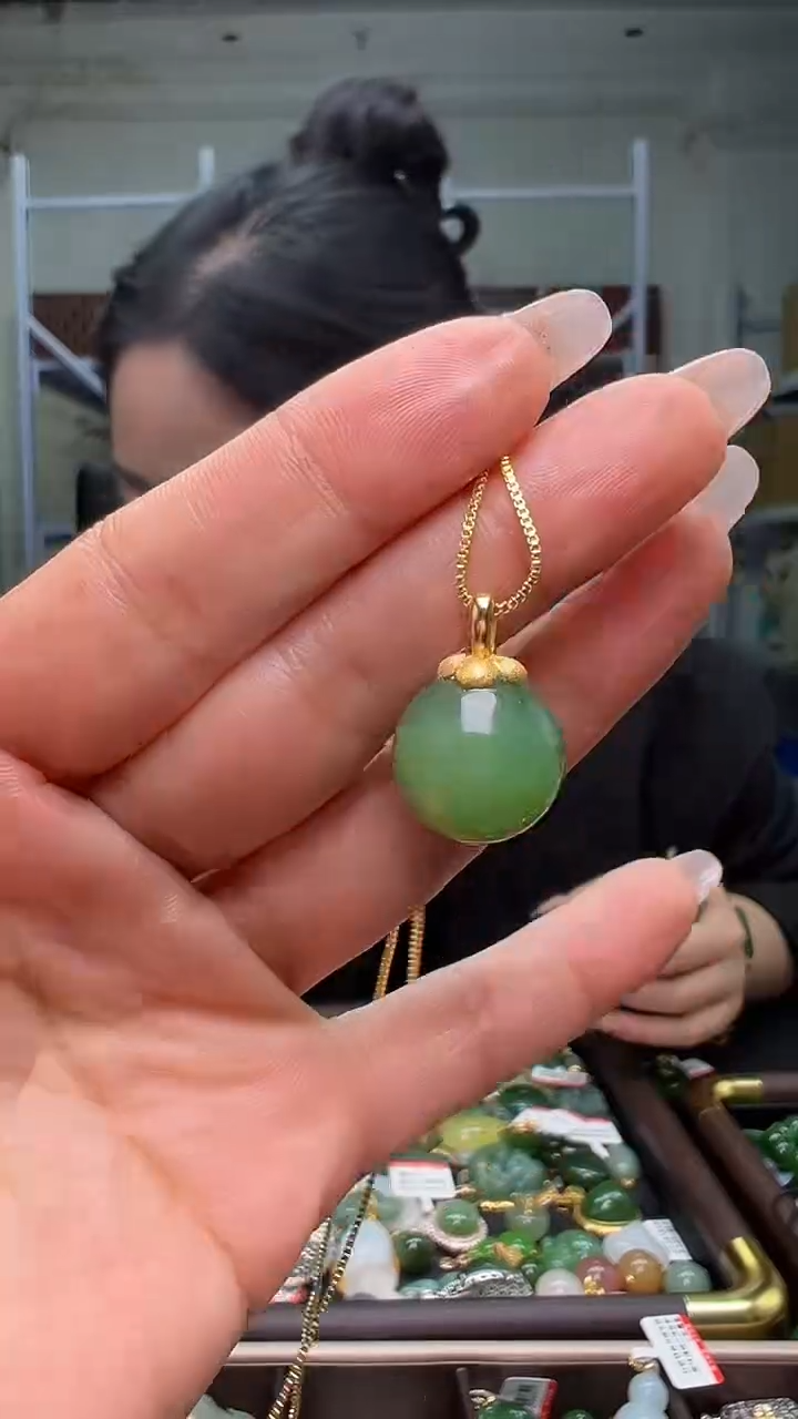 颈饰银S925镶嵌和田玉（多样性发货.发其一)12.06.46