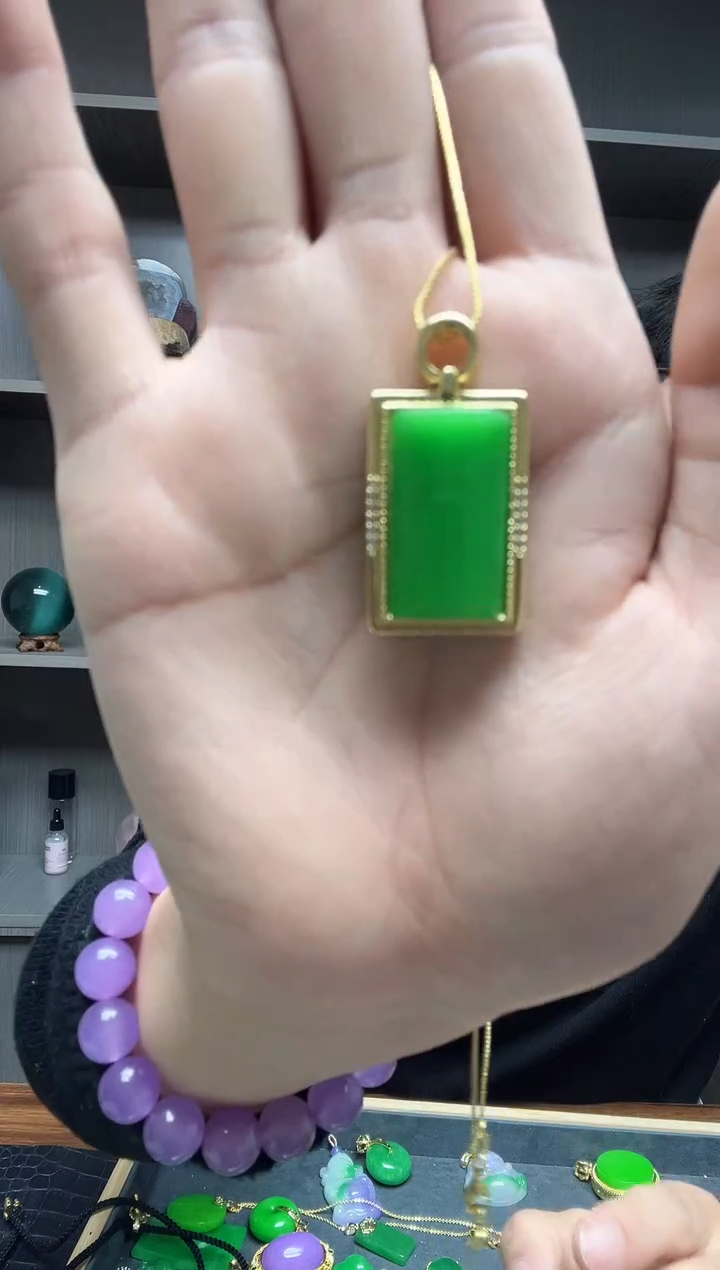 【闪购商品】翡翠吊坠(赠链)14K金镶嵌吊坠