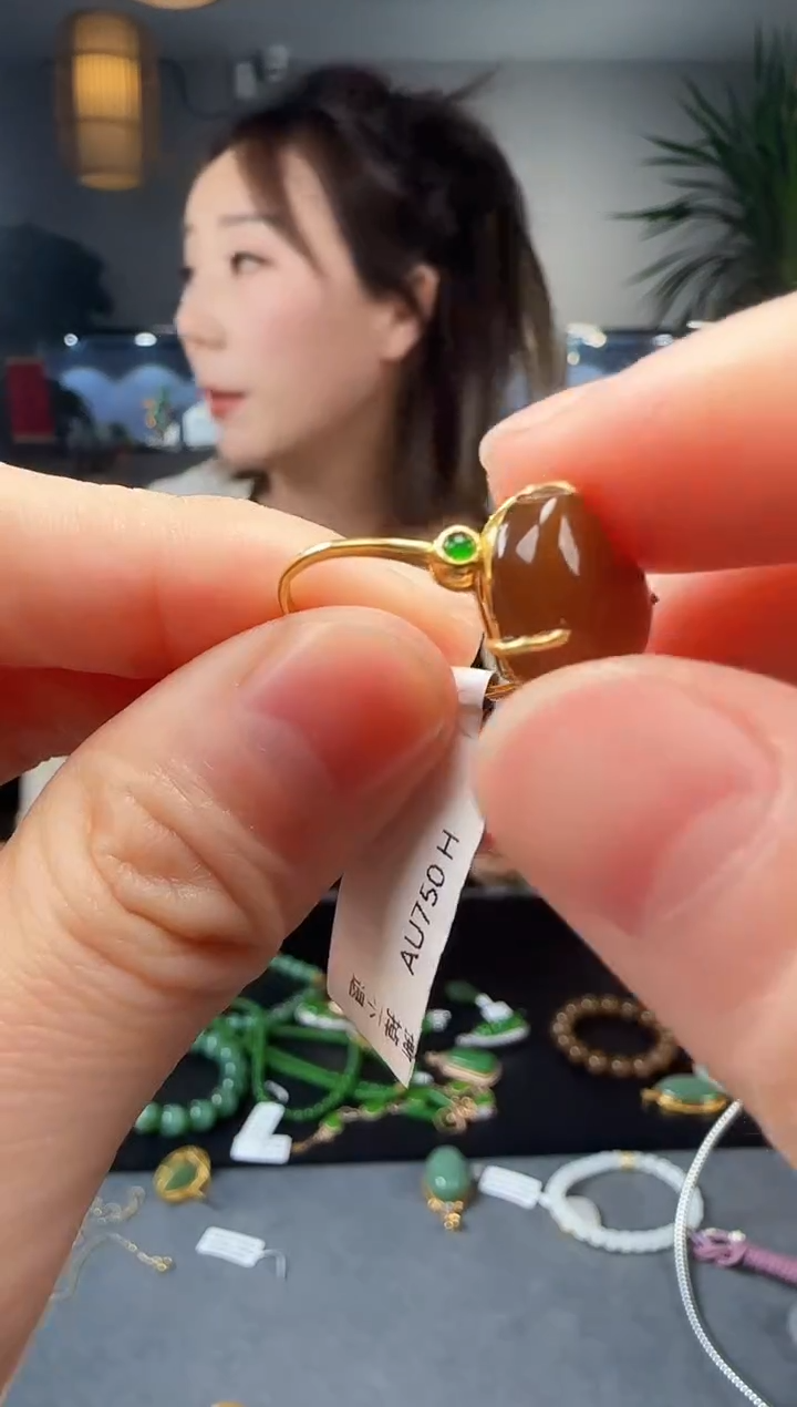 【闪购商品】和田玉戒指18K金镶嵌1