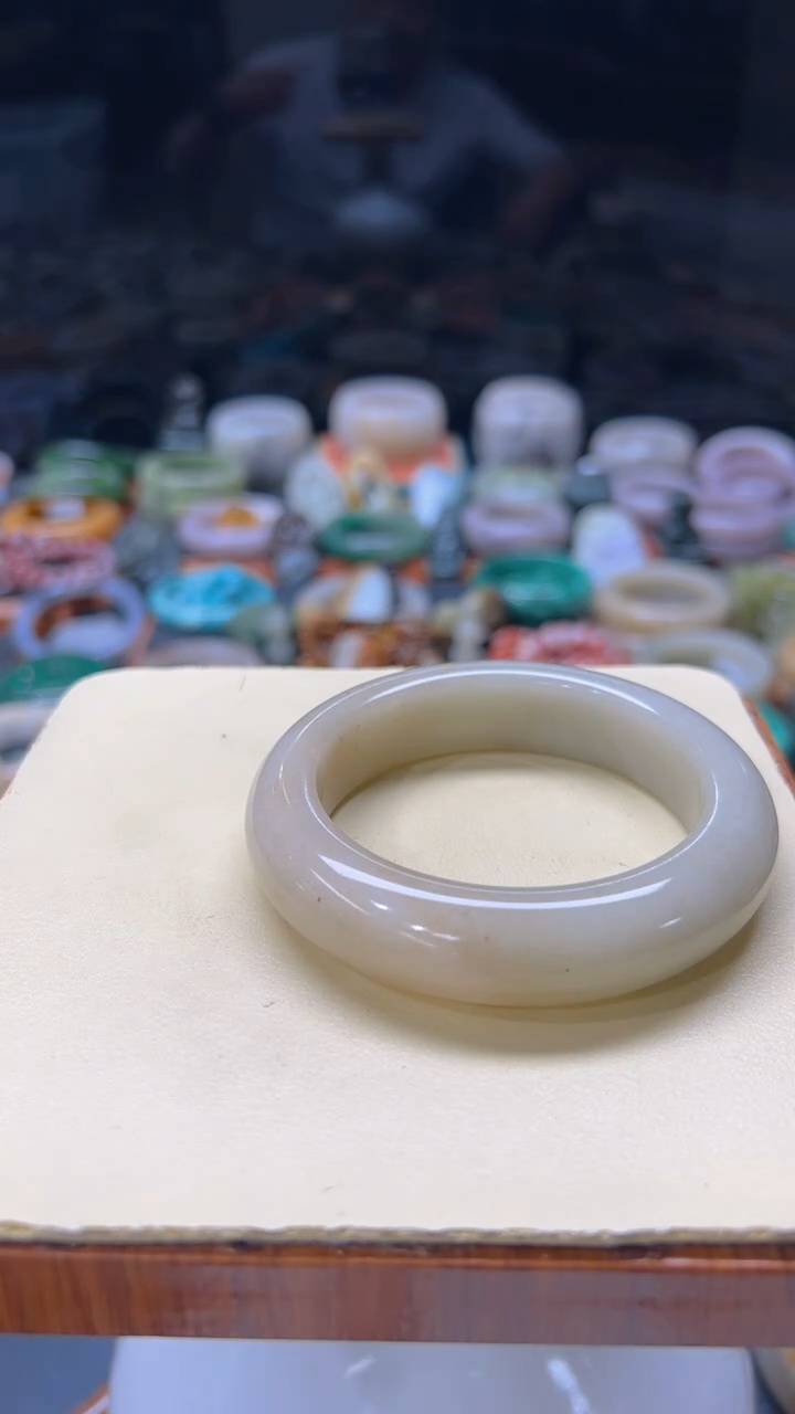 【闪购商品】石英质玉手镯未镶嵌034