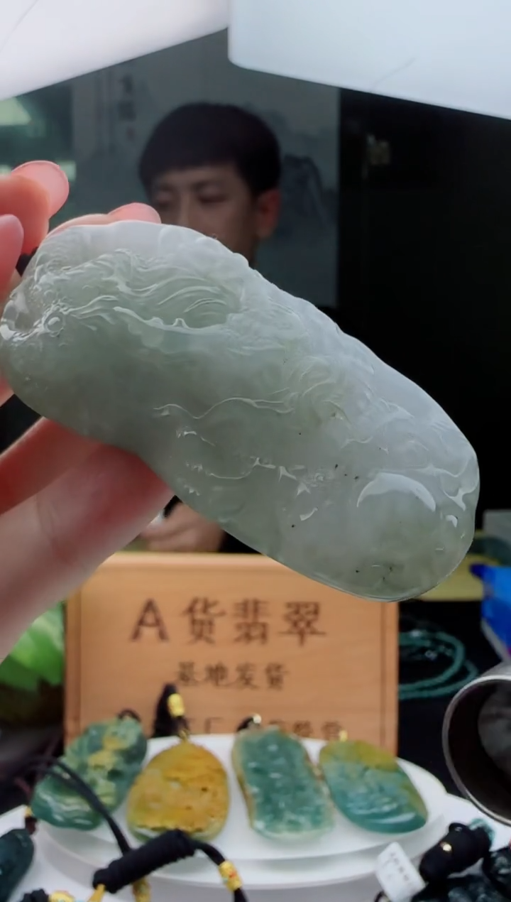 【闪购商品】翡翠颈饰未镶嵌11111111