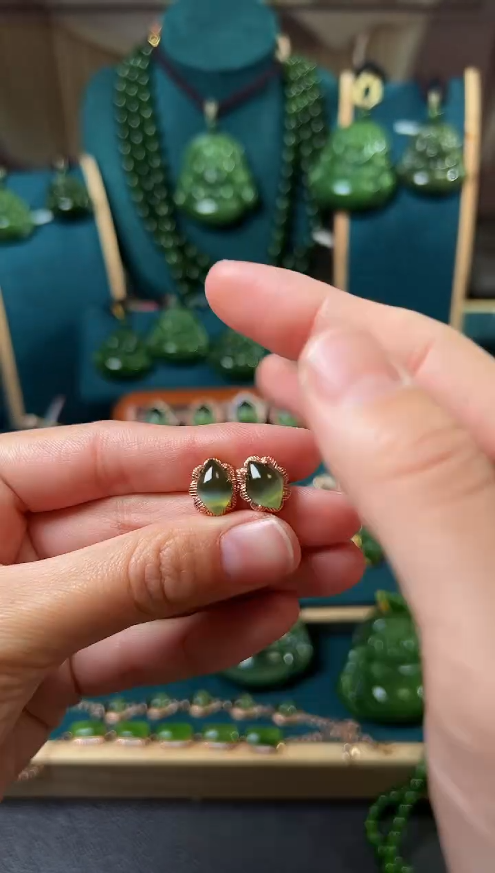 【闪购商品】和田玉（碧玉）耳钉银S925镶嵌碧玉