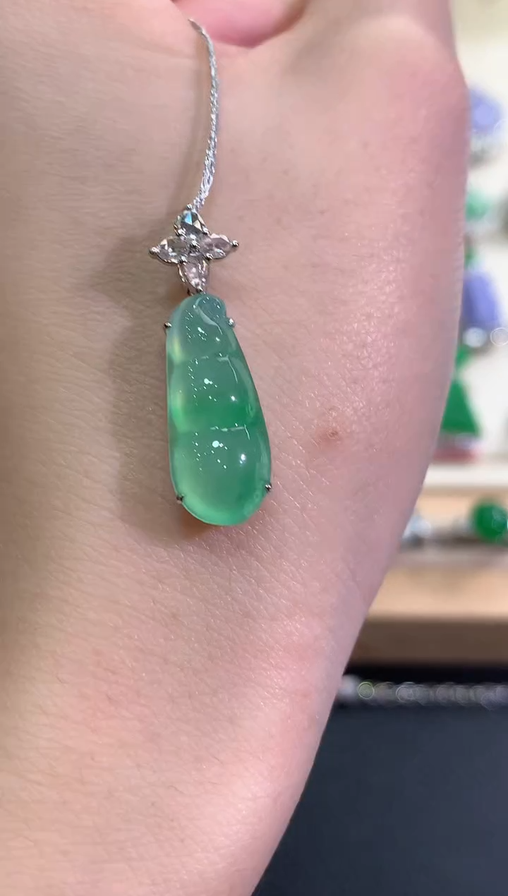 吊坠(不含链)18K金镶嵌翡翠冬日珠宝W50