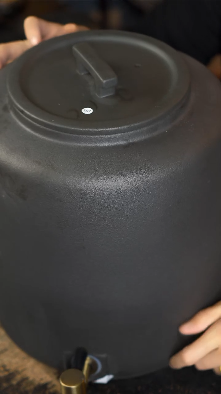 【闪购商品】197黑色的火山石水缸13升