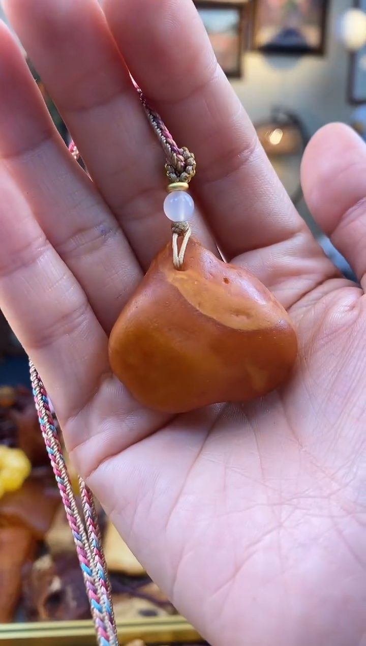 未镶嵌琥珀颈饰吊坠