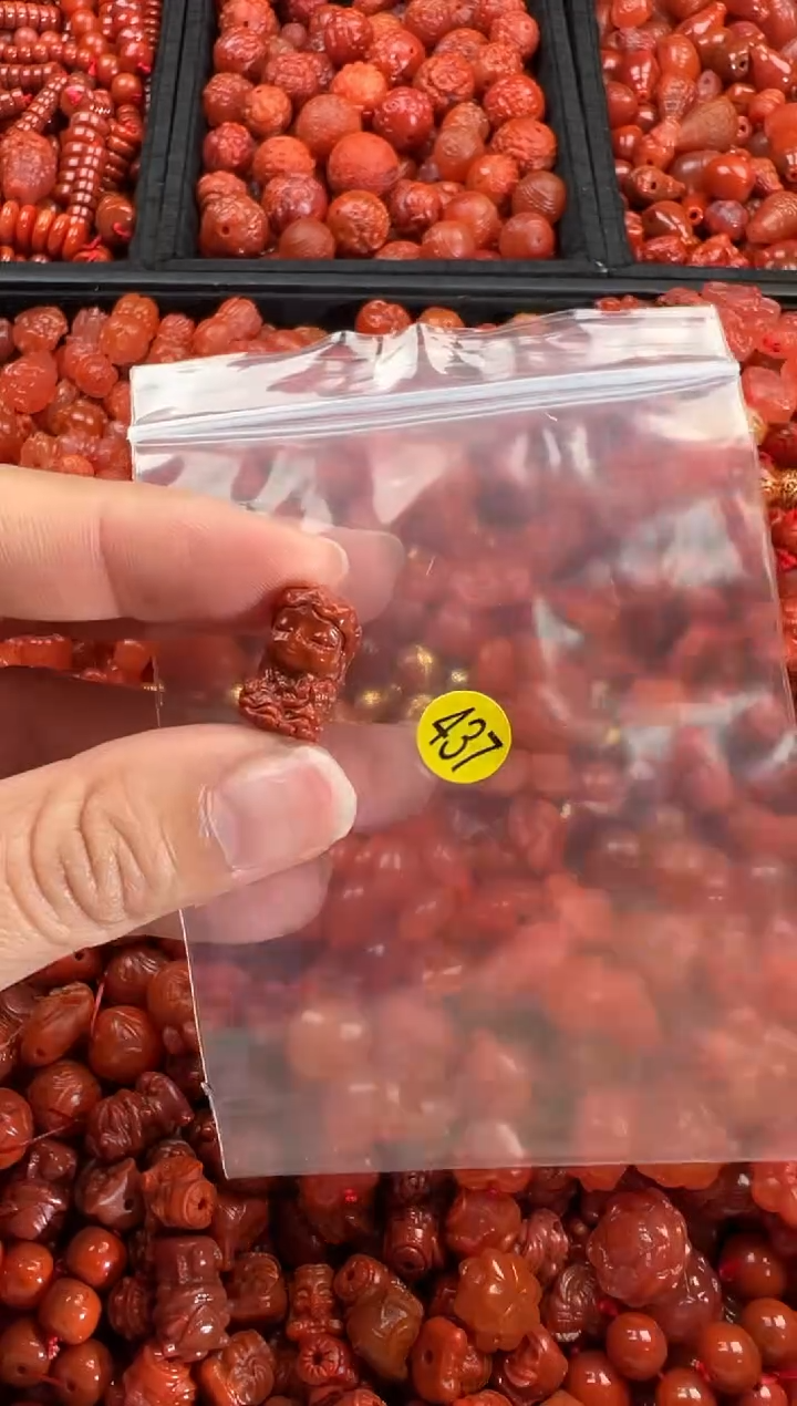 【闪购商品】南红玛瑙颈饰未镶嵌1