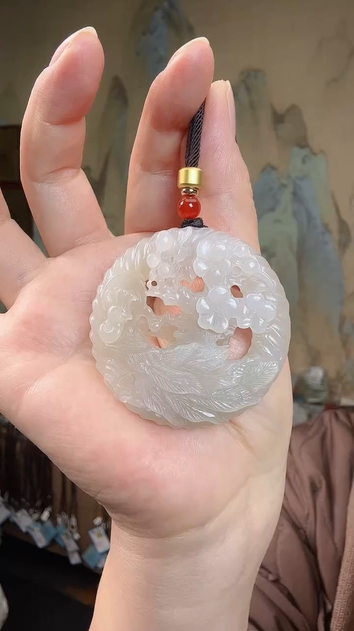 颈饰未镶嵌和田玉.