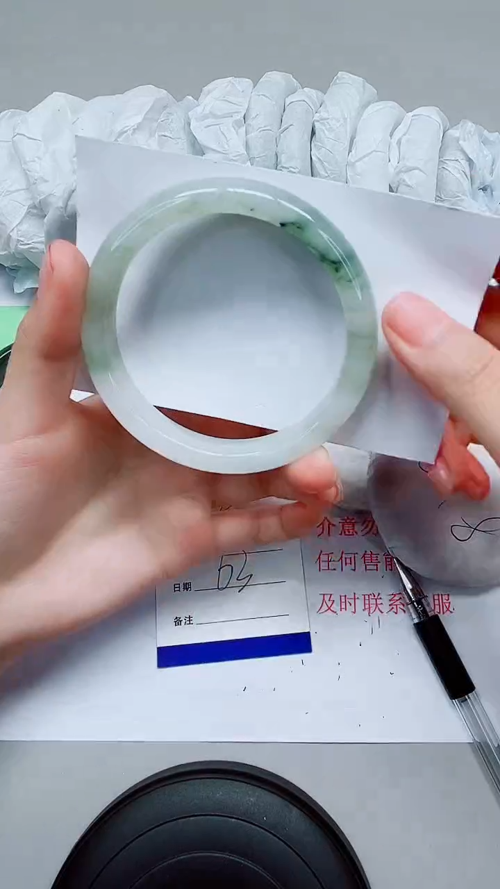 石英质玉手镯未镶嵌068圈口：63