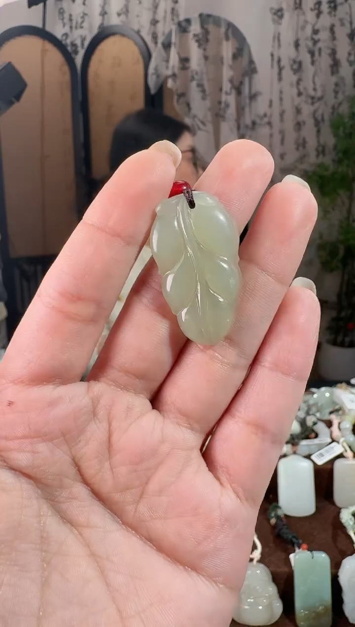 颈饰未镶嵌和田玉晴水叶