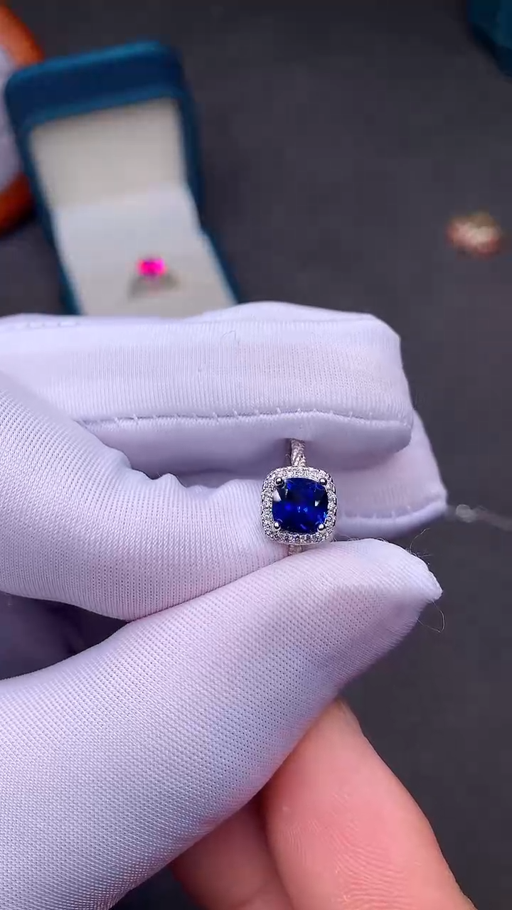 【闪购商品】蓝宝石戒指银S925镶嵌······