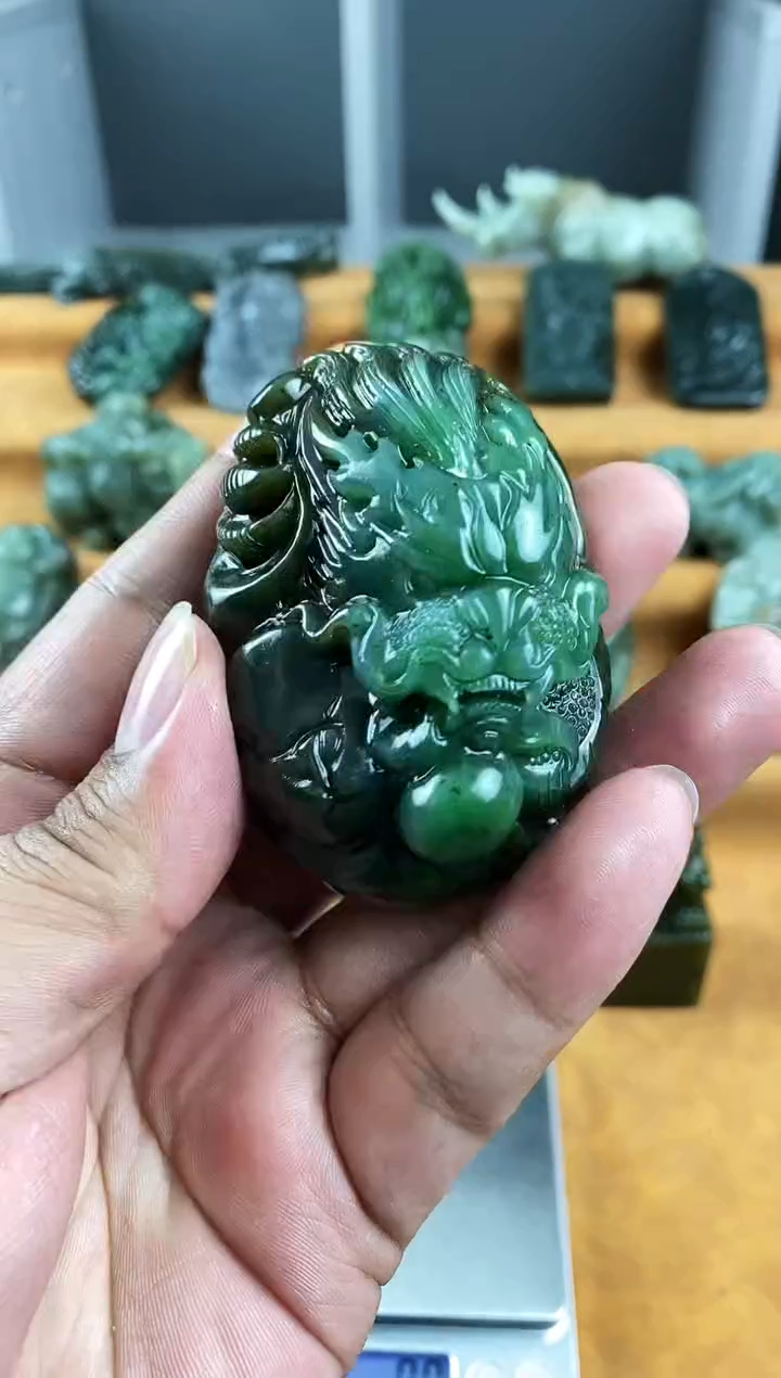 未镶嵌和田玉把件1