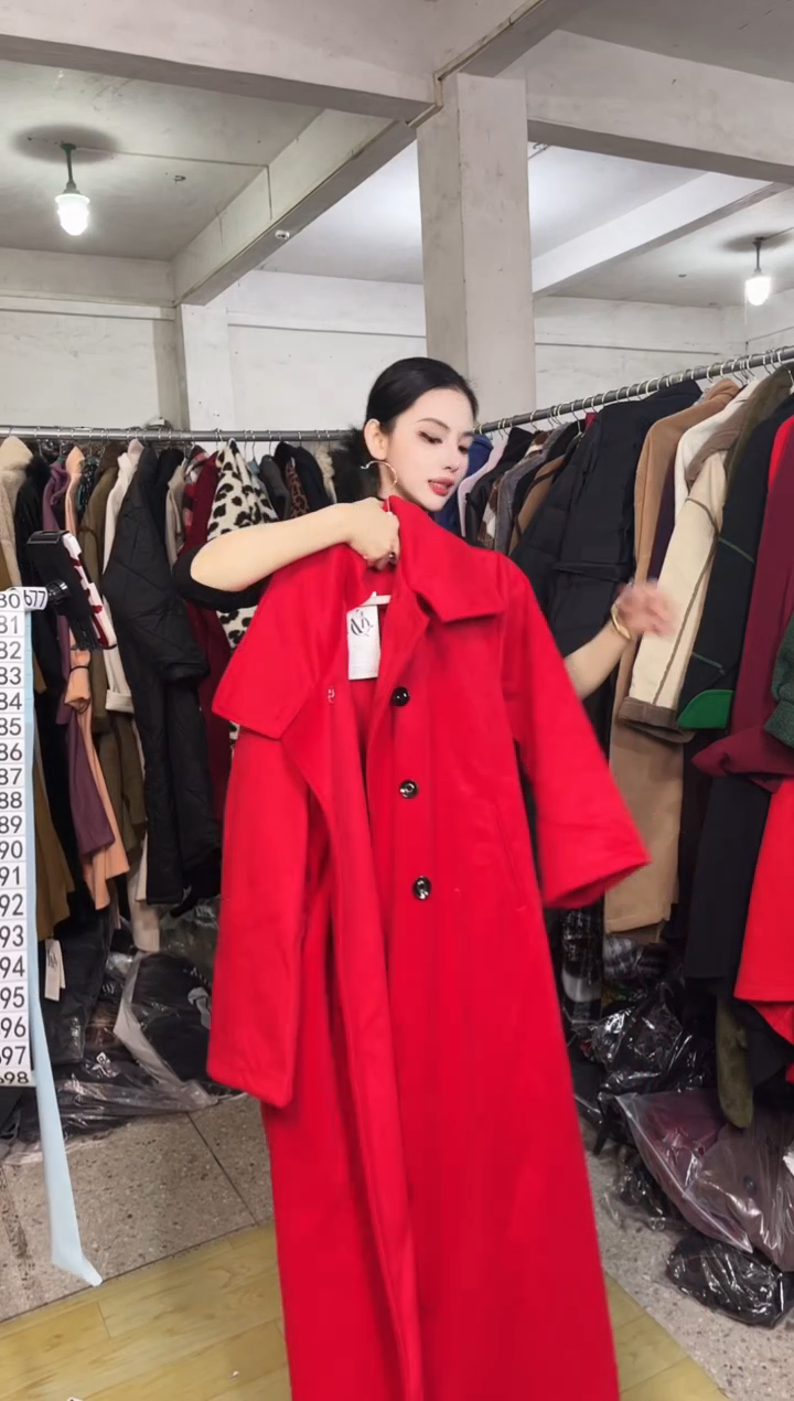 671闪购外套外披马甲打底裤子