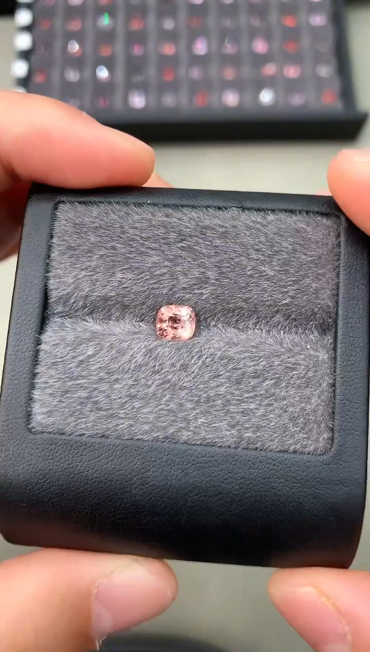 【闪购商品】定制尖晶石裸石未镶嵌1.08ct 枕型 日落色调