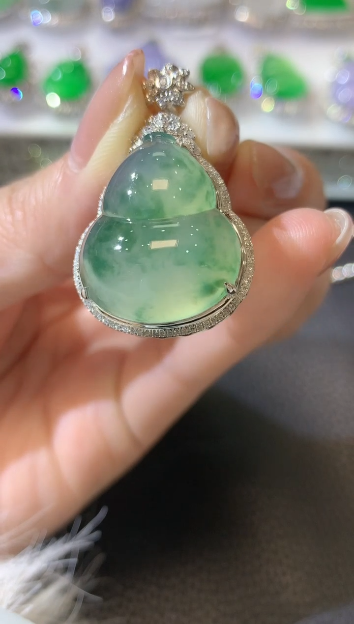 【闪购商品】翡翠吊坠(不含链)18K金镶嵌C43翡翠