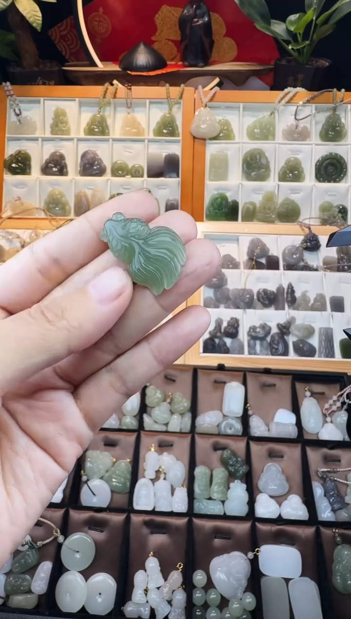 【闪购商品】和田玉颈饰未镶嵌翠青金鱼