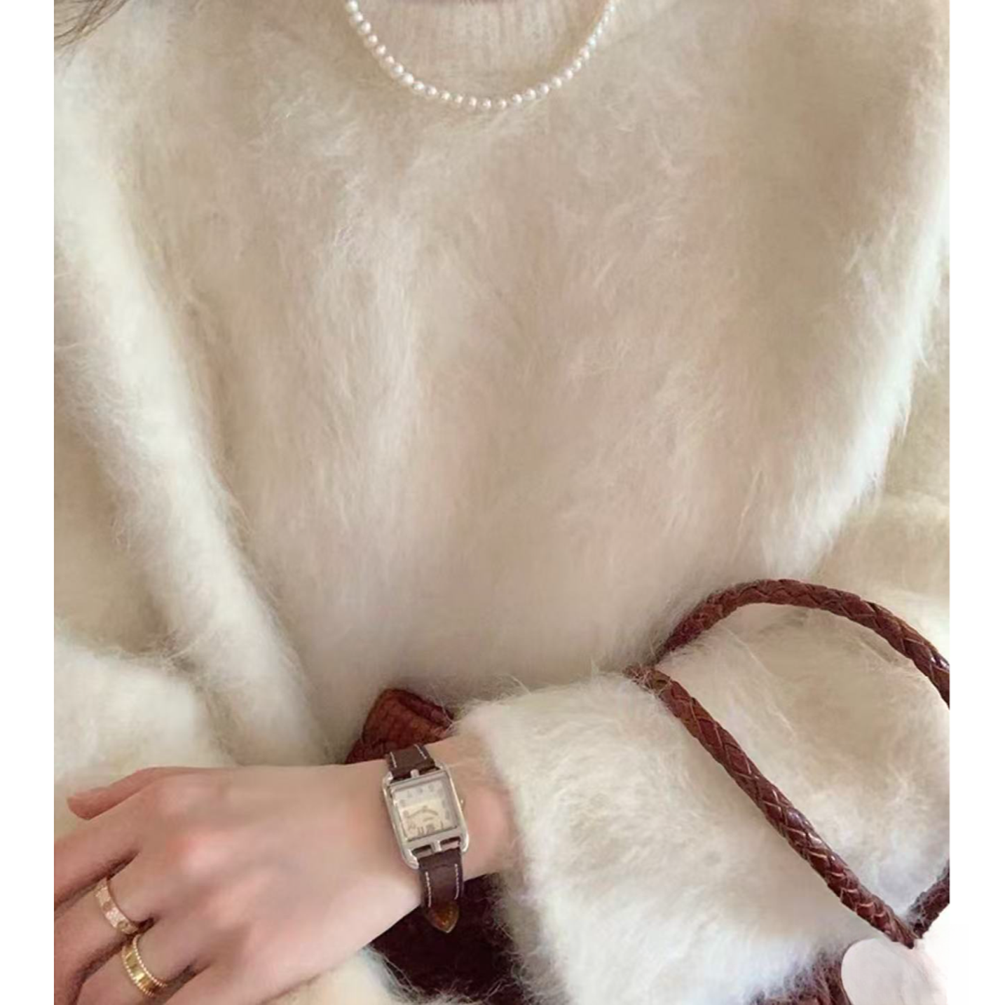 1612【三炫女装】金枝玉叶~秋冬季新款高级感圆领拉绒工艺上衣