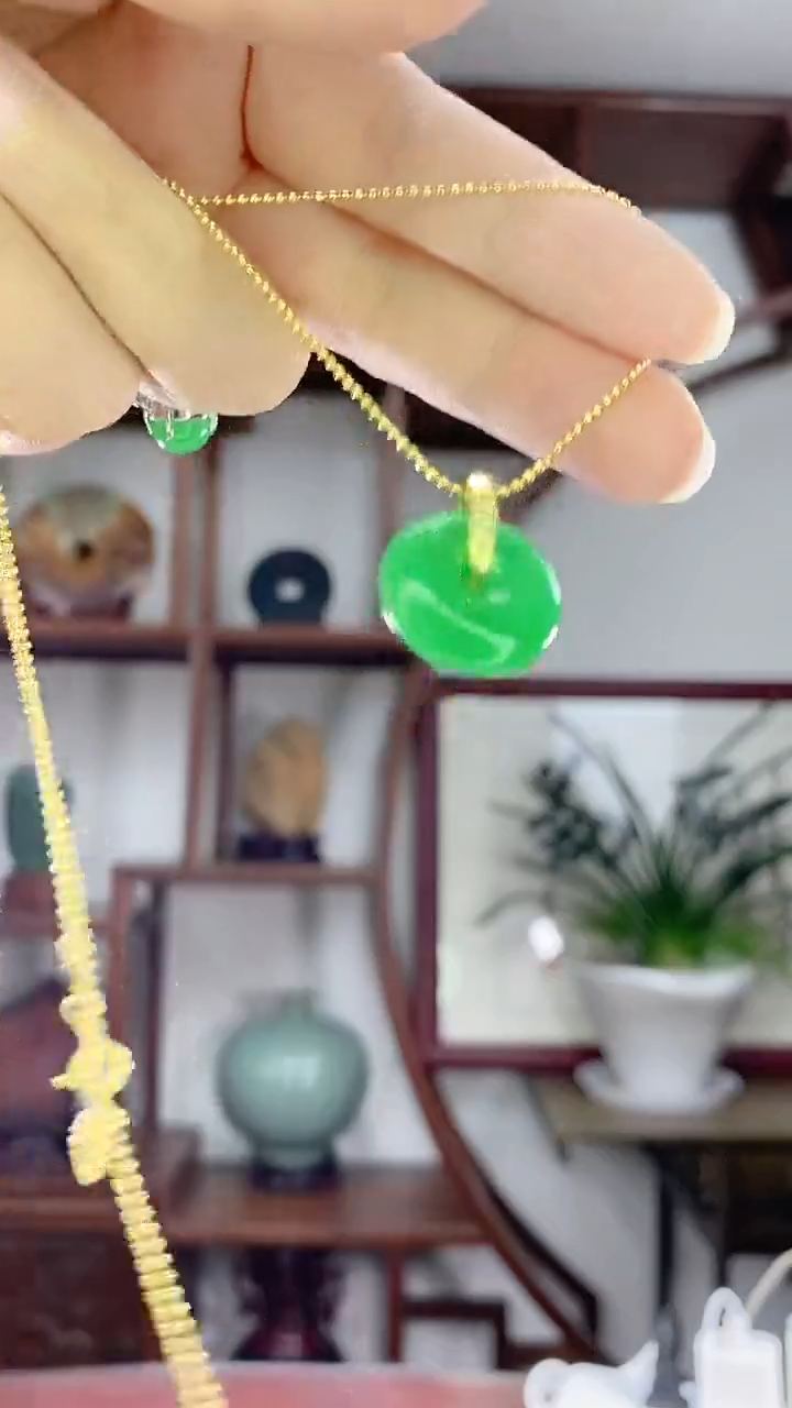 翡翠未镶嵌吊坠(赠链)X20阳绿平安扣