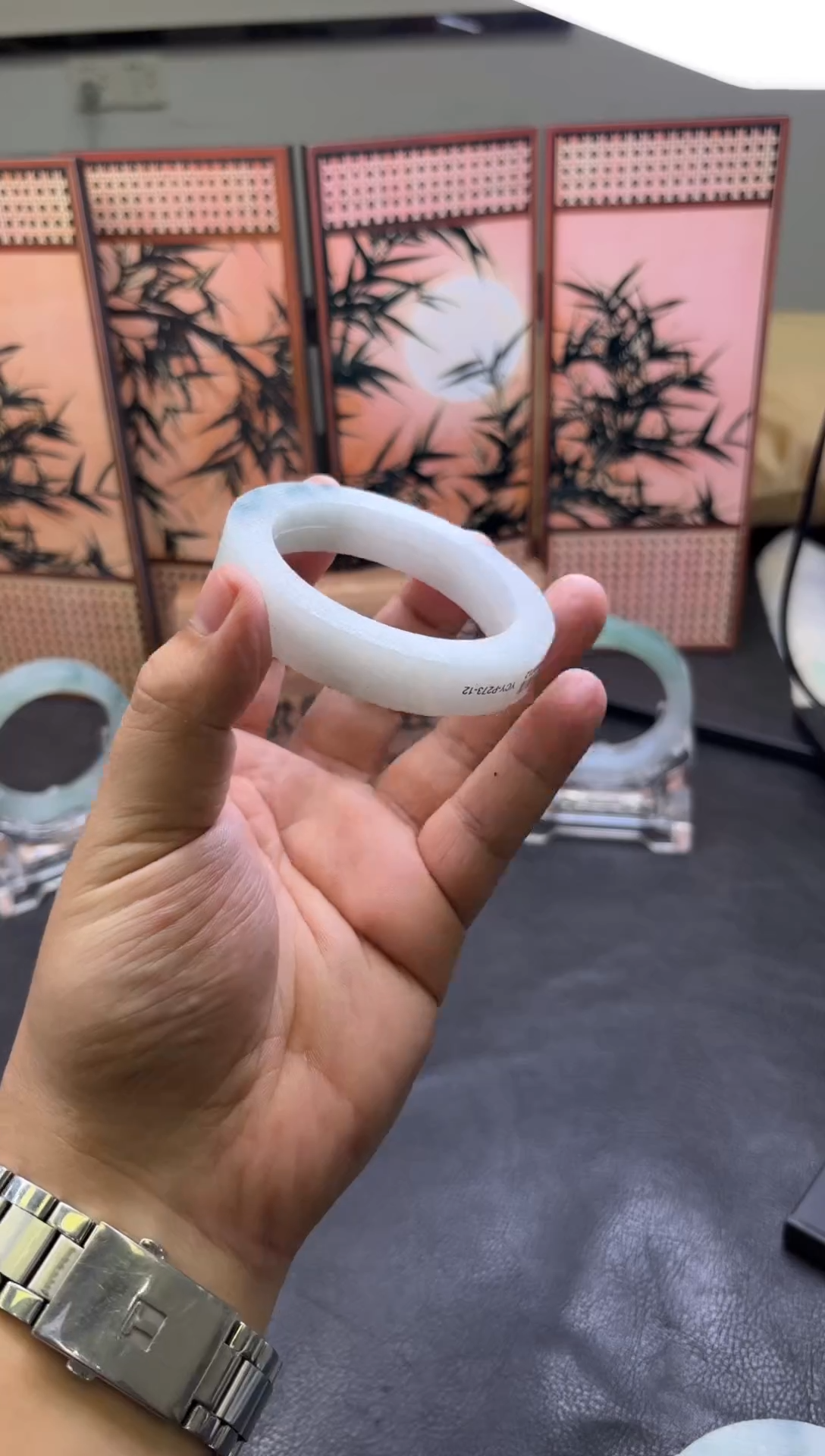 未镶嵌手镯定制翡翠猴***熊手镯