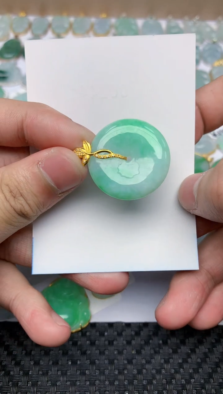 【闪购商品】翡翠颈饰18K金镶嵌天然翡翠a货