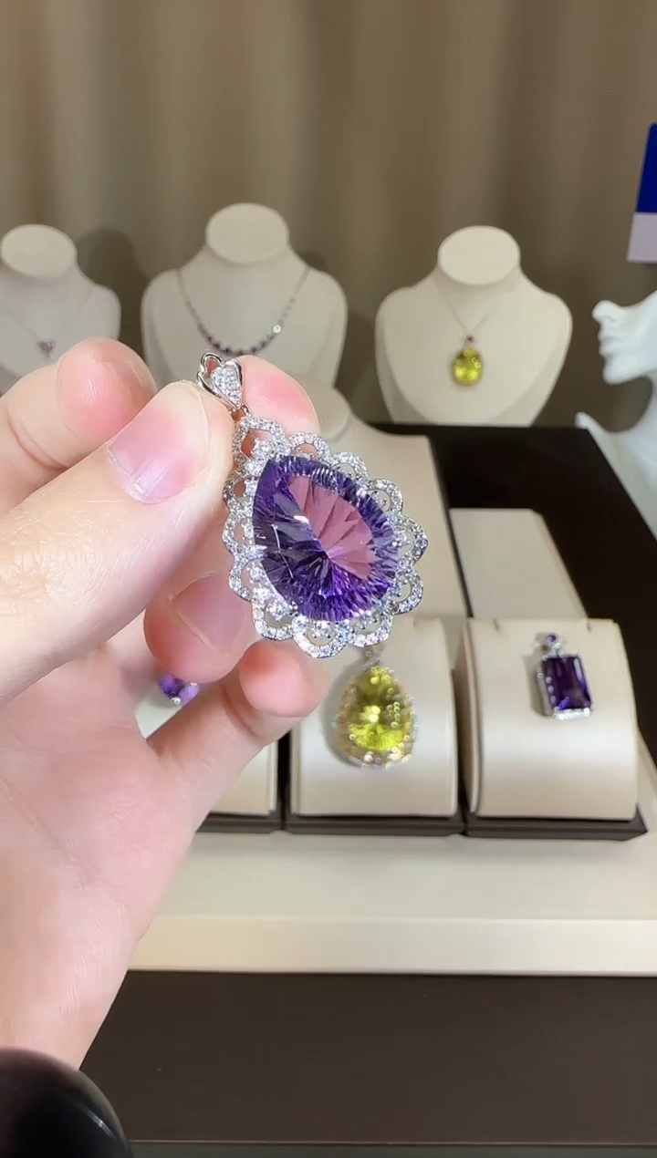 【闪购商品】紫晶颈饰银S925镶嵌13*18mm