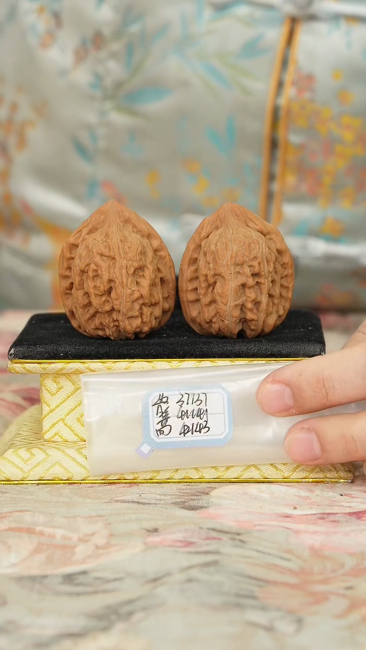 【闪购商品】文玩核桃把件赤龙鸡心