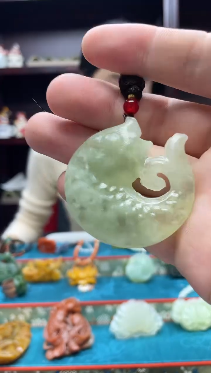 未镶嵌岫玉吊坠·