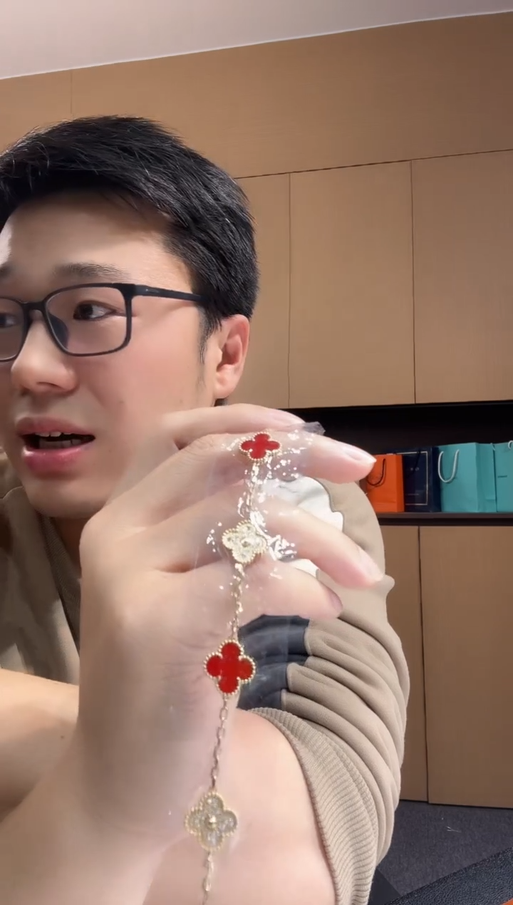 【闪购商品】钻石手链18K金镶嵌红花隔钻五花手链GHJ