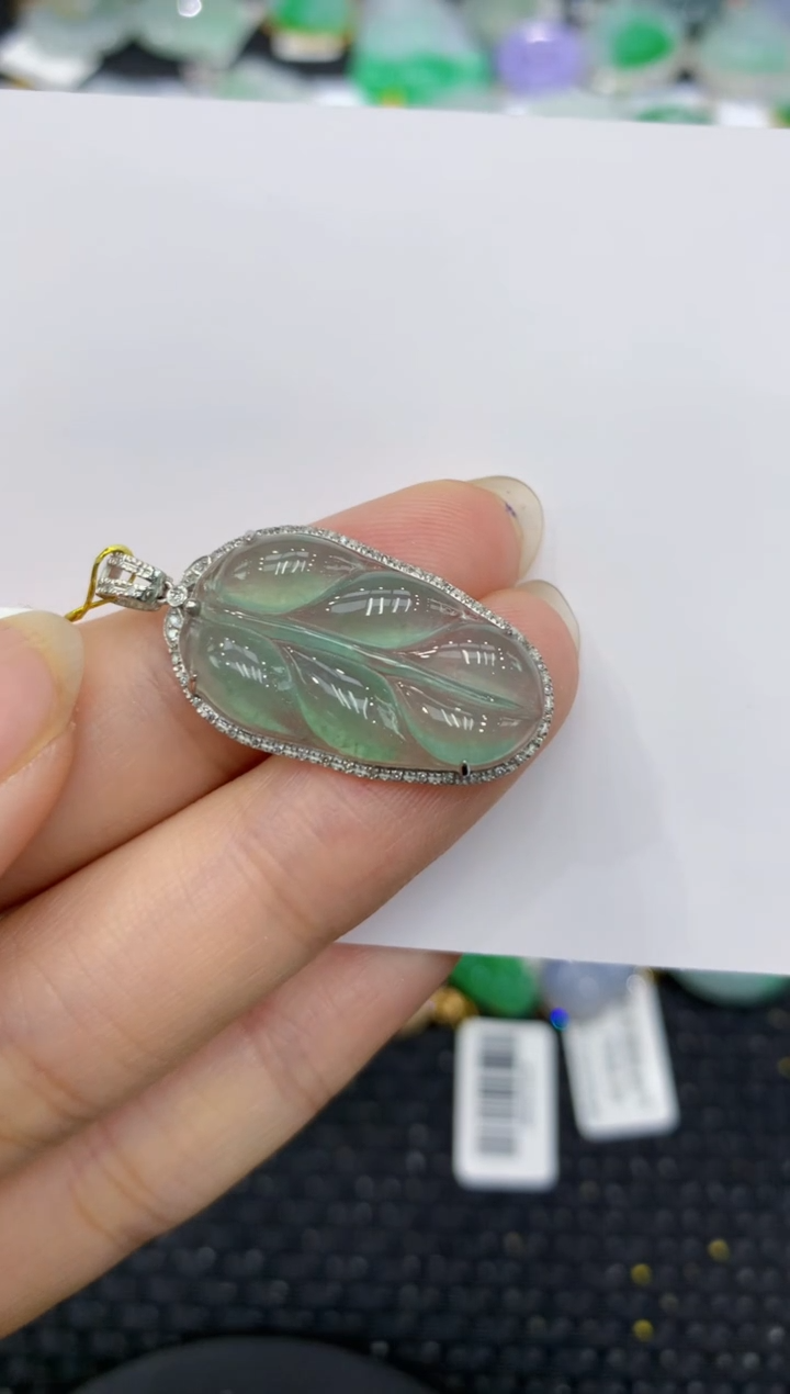 【闪购商品】翡翠颈饰18K金镶嵌8888888888