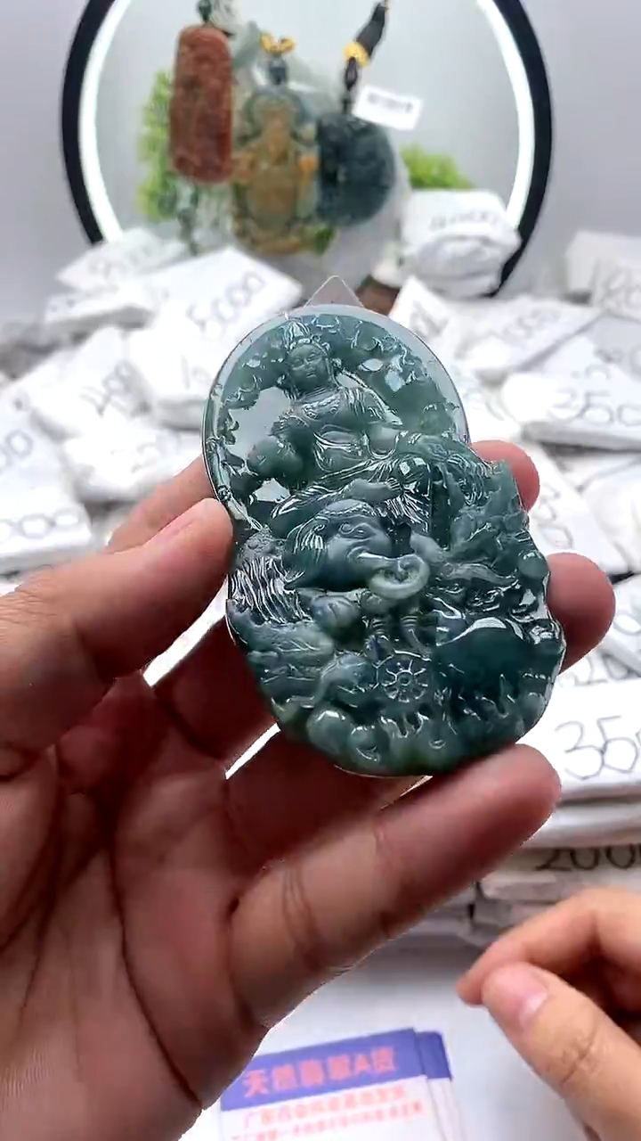 【闪购商品】翡翠颈饰未镶嵌普贤