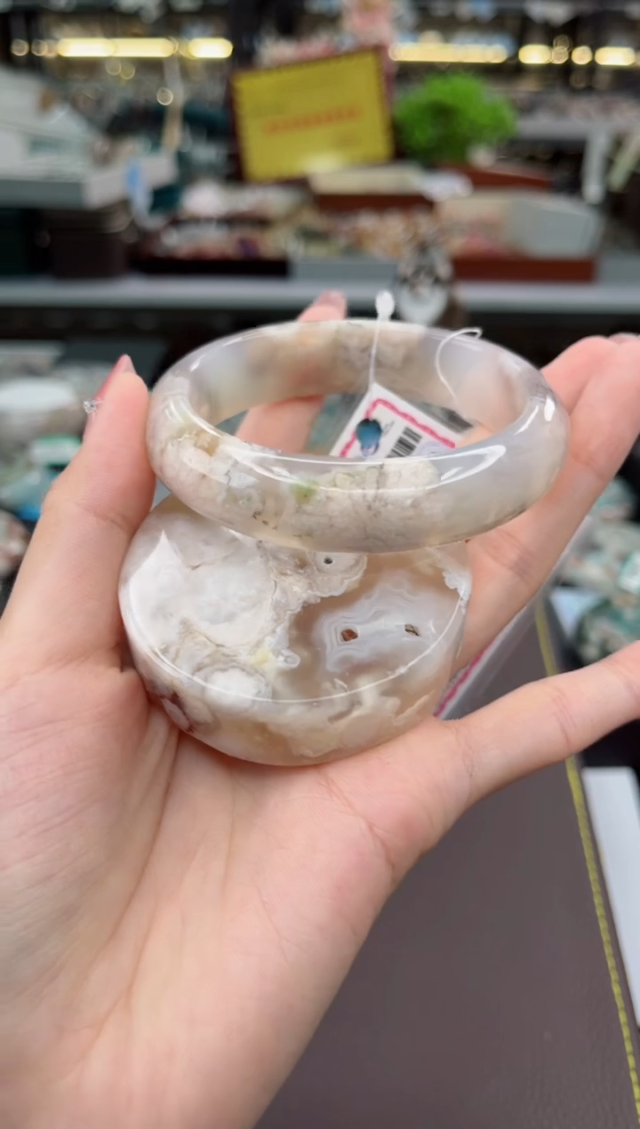 【闪购商品】石英质玉手镯未镶嵌58圈口（赠品镯心）106294