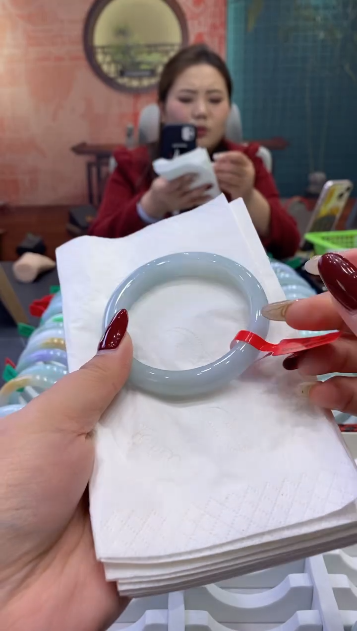 【闪购商品】翡翠手镯未镶嵌多人0019029