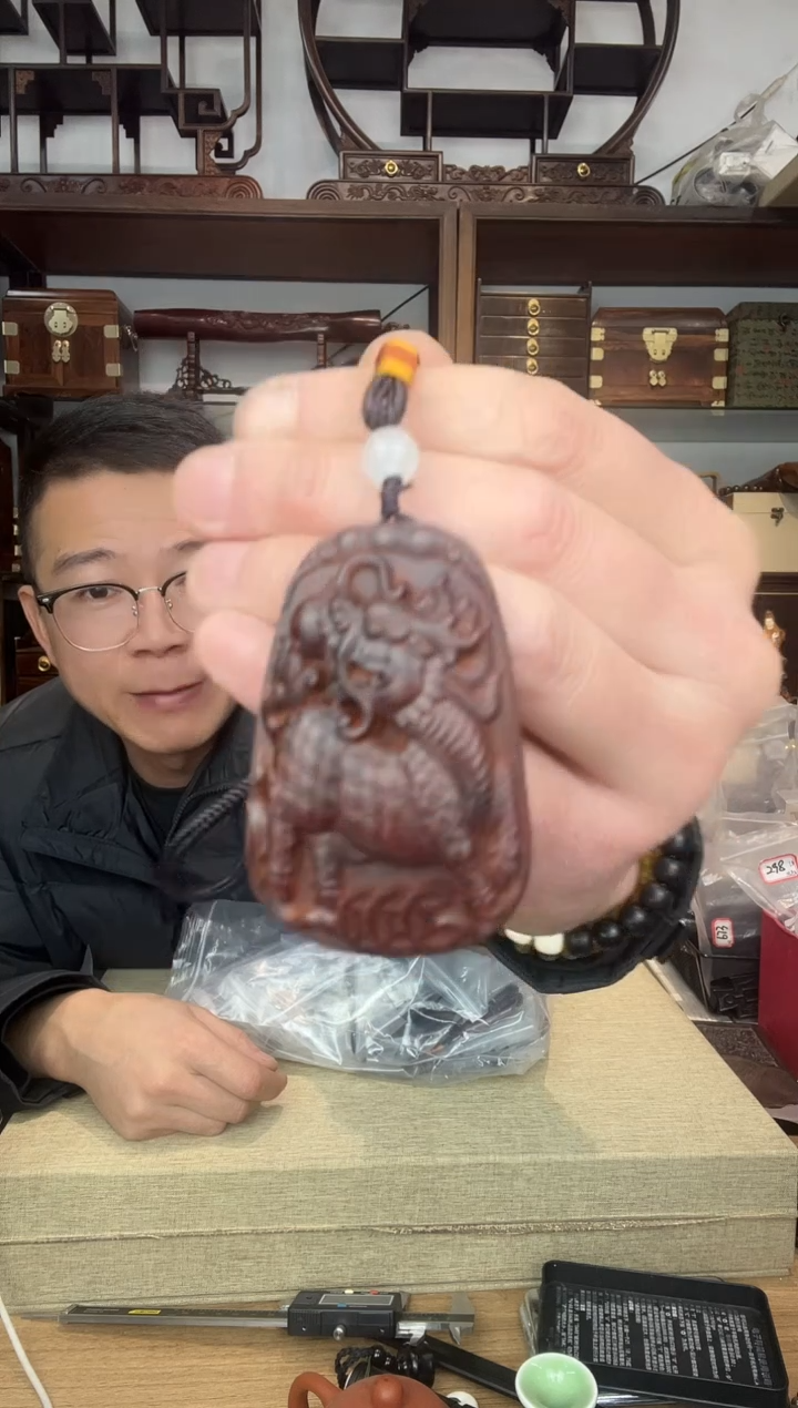 乌木类书架059小叶紫檀火麒麟挂牌