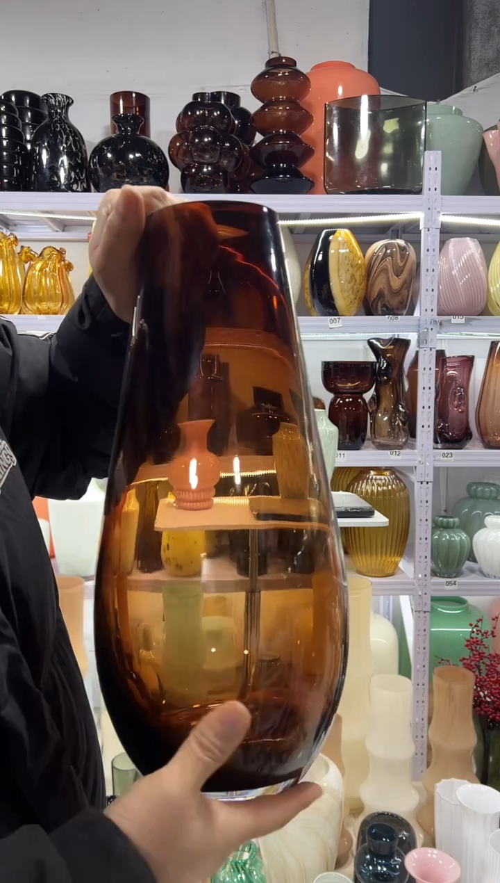 琥珀色水滴花瓶微瑕介意勿拍2个