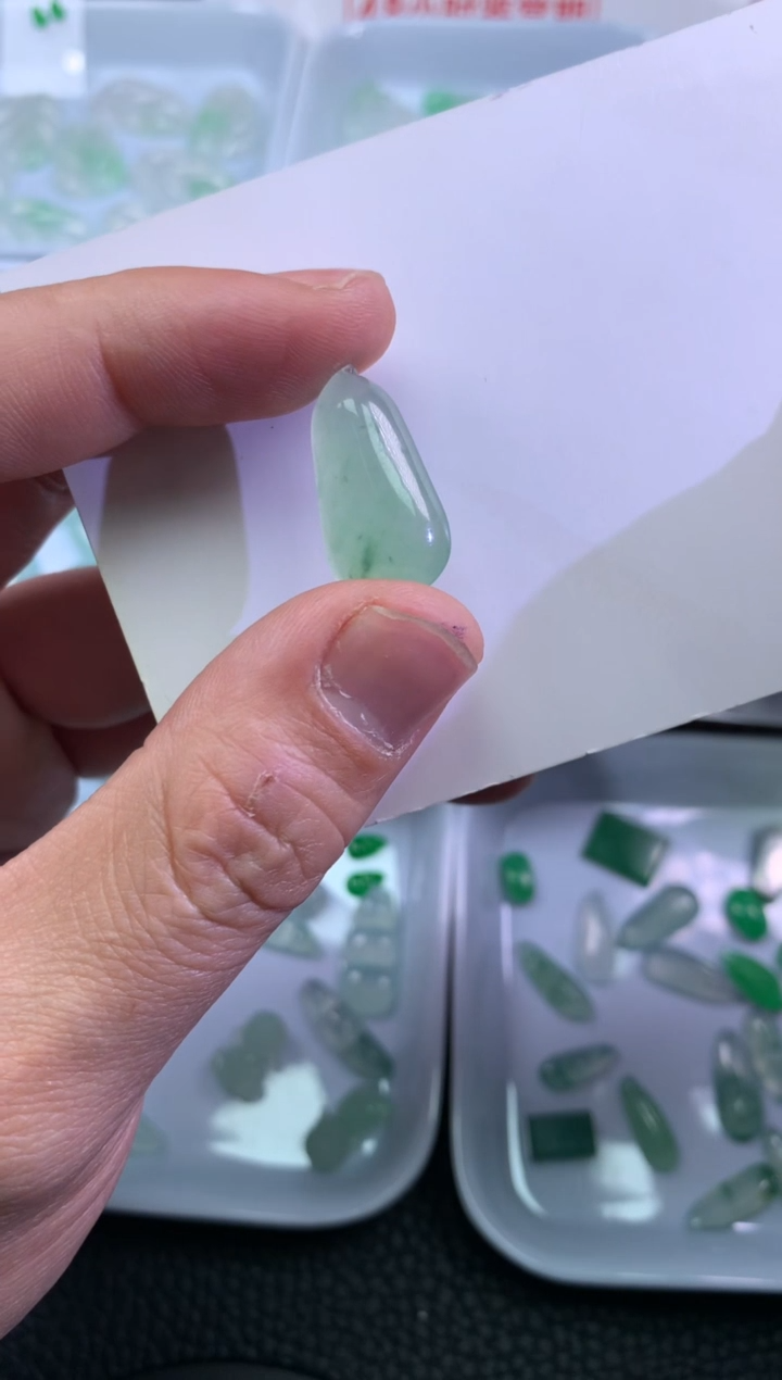 【闪购商品】翡翠颈饰未镶嵌福瓜